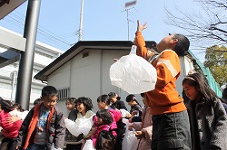 子ども達の福投げ